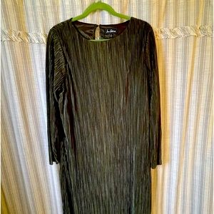 New Long Sleeve Green Dress